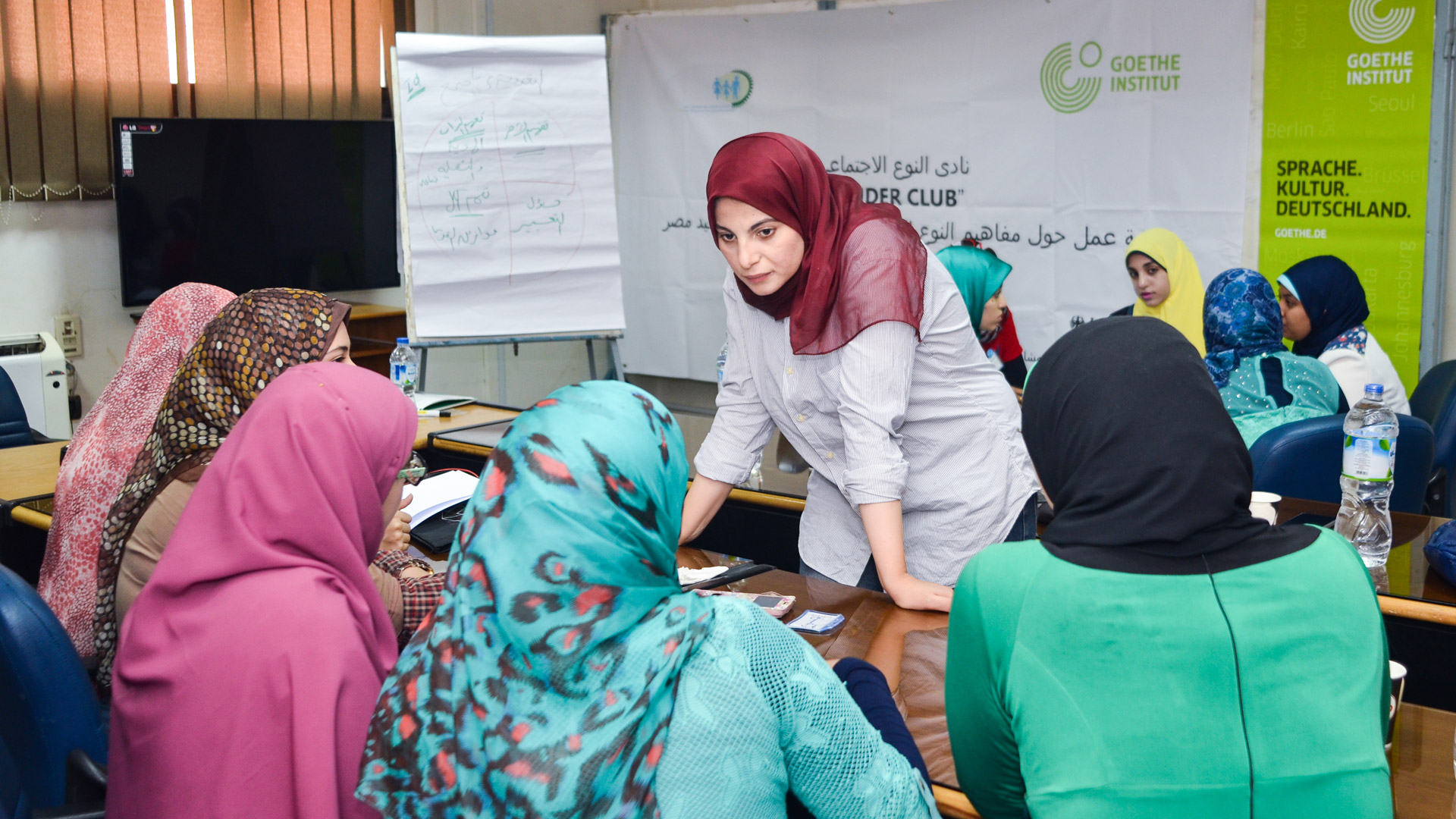 Hoda Kandil teaching at a workshop in Egypt. 