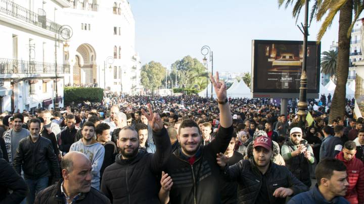 Mass protests in Algeria ahead of presidential elections